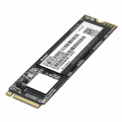 SSD XUM M.2 256 GB installé sur une carte mère, connectique PCIe en évidence