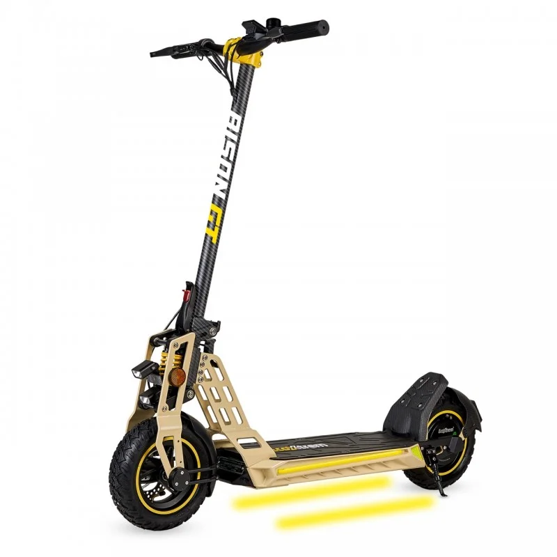 Trottinette électrique Ecoxtrem Bison GT 1000W sur terrain accidenté