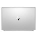 Gros plan sur le clavier et le touchpad du pc portable, mettant en avant les touches réactives et le touchpad lisse.
