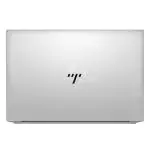 Gros plan sur le clavier et le touchpad du pc portable, mettant en avant les touches réactives et le touchpad lisse.