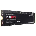 Gros plan du Samsung SSD 980 PRO, mettant en évidence sa structure M.2.