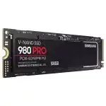 Gros plan du Samsung SSD 980 PRO, mettant en évidence sa structure M.2.