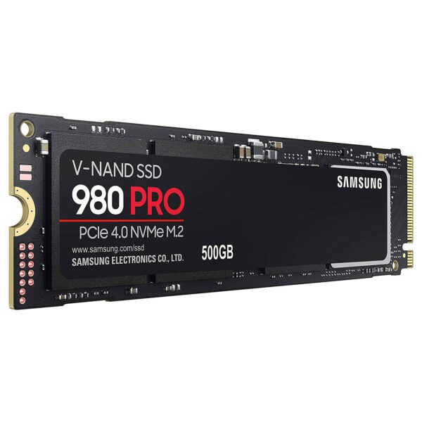 Gros plan du Samsung SSD 980 PRO, mettant en évidence sa structure M.2.