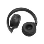 Casque JBL Tune 570 BT Noir en charge avec USB-C