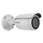 Caméra HIKVISION DS-2CD1653G0-IZ installée à l’extérieur, résistant aux intempéries.