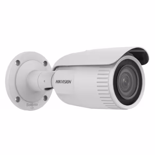 Caméra HIKVISION DS-2CD1653G0-IZ installée à l’extérieur, résistant aux intempéries.