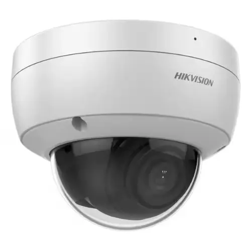 Caméra HIKVISION capturant des images claires en vision nocturne.