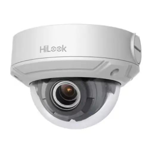 Vue de la caméra dôme HILOOK IPC-D620H-V installée au plafond.