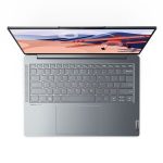 Clavier rétroéclairé du Lenovo Yoga Slim 6 Gen 8 avec touches réactives et design minimaliste