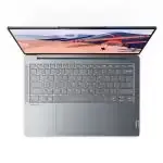 Clavier rétroéclairé du Lenovo Yoga Slim 6 Gen 8 avec touches réactives et design minimaliste
