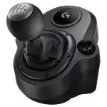 Logitech Driving Force Shifter en action sur un volant Logitech G29.
