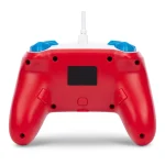 Manette avec son câble USB-C branché sur une Nintendo Switch OLED.