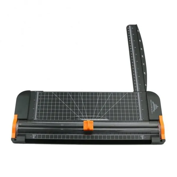 Massicot 909-5 en action