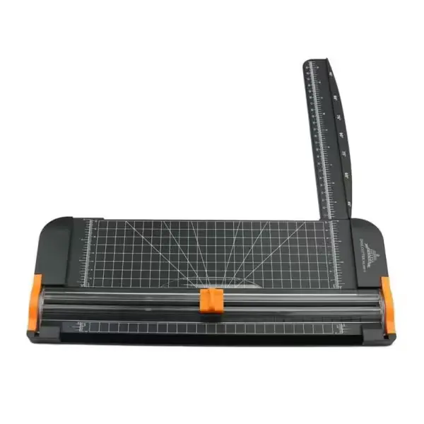 Massicot 909-5 en action