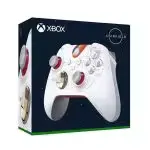 Manette Xbox wireless controller edition utilisée par un joueur lors d'une session de jeu intense.