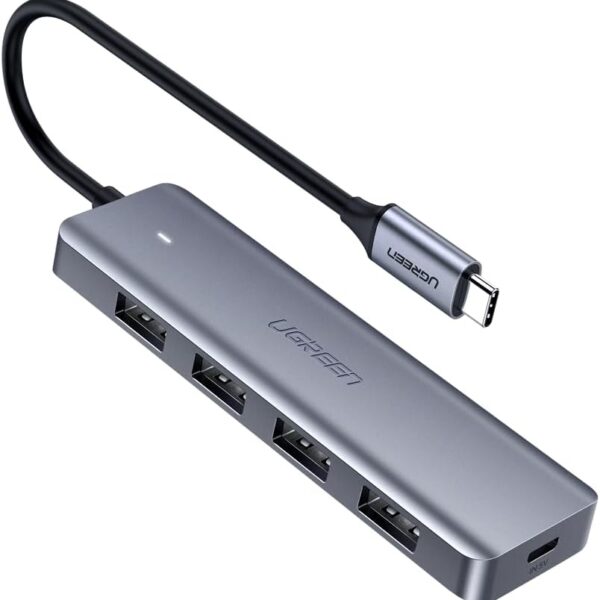 HUB USB-C avec un câble Ethernet branché