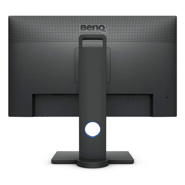 Connectiques de l’écran BenQ PD2705U avec USB-C, HDMI et DisplayPort.