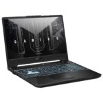 Écran 15,6 pouces Full HD 144Hz du ASUS TUF Gaming F15 affichant un jeu en haute fluidité