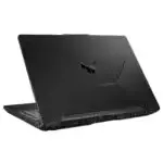 Clavier RGB du ASUS TUF Gaming F15 éclairé dans une ambiance gaming
