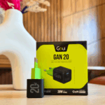 Goui GAN 20W aux côtés d’un smartphone