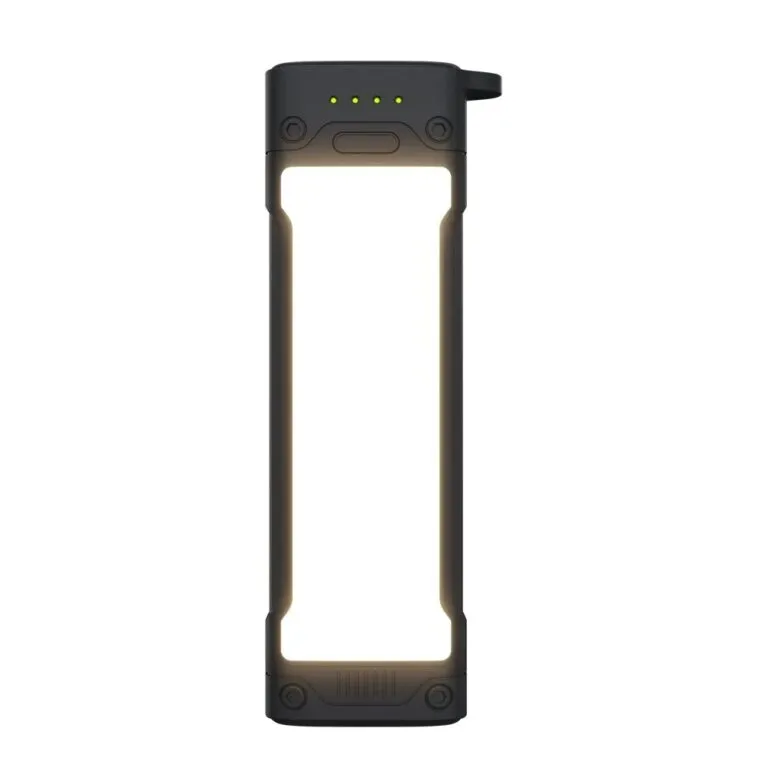 Vue avant de la Goui TORCH Power Bank avec torche LED allumée