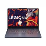 Vue de face du Lenovo Legion R7000 AHP9 allumé