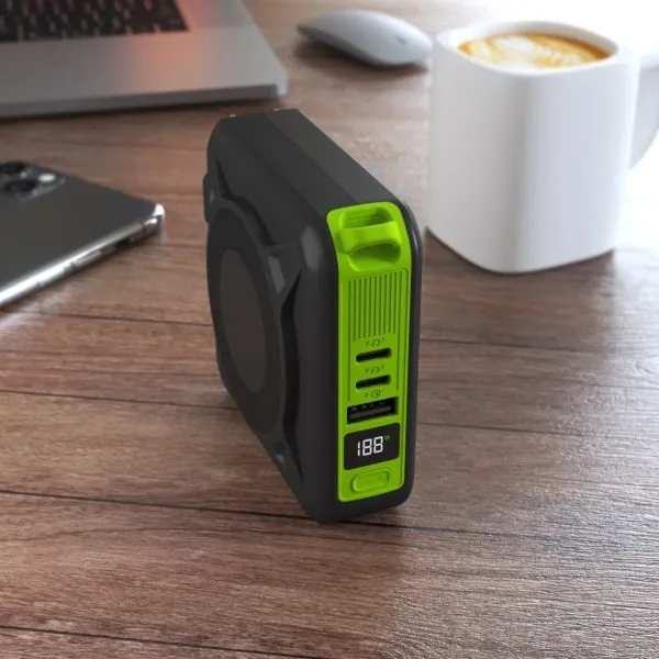 Trois ports de charge (2 USB-C + 1 USB-A)
