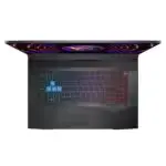 MSI Pulse 17 affiché de face sur bureau gaming