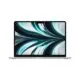 MacBook Air M2 13 pouces ouvert sur bureau minimaliste
