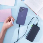 Power Bank Goui Brave Plus inséré dans un sac à dos ouvert