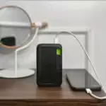 Ports USB-C et USB-A de la power bank Goui