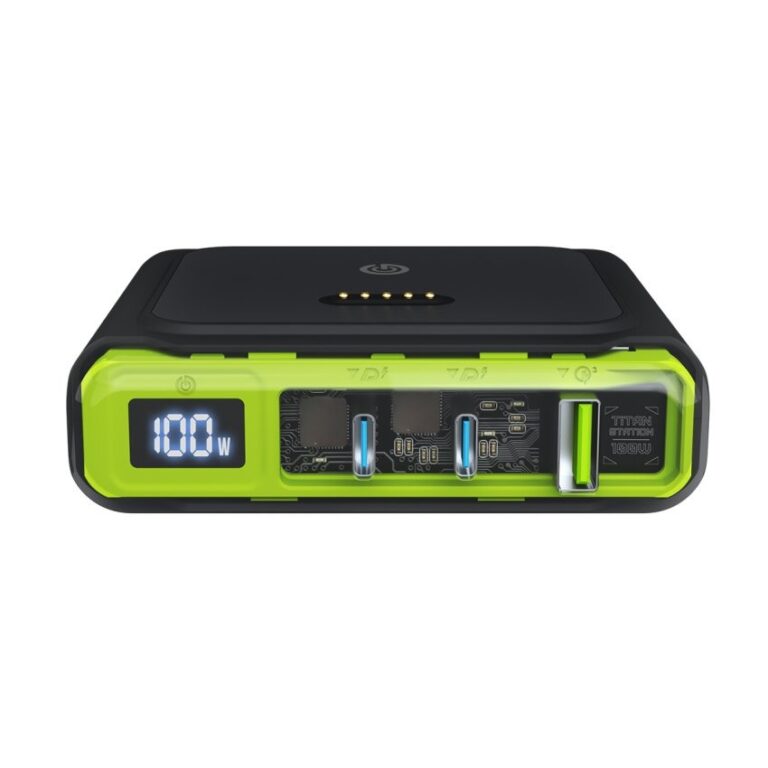 Chargeur de bureau Titan Station 100W avec 3 ports USB-C et Type-A, câble inclus.