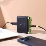 Port de sortie USB-C du Titan Station 100W avec une puissance de 100W max.