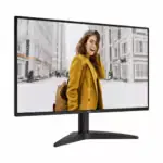 Bureau moderne avec le moniteur AOC allumé