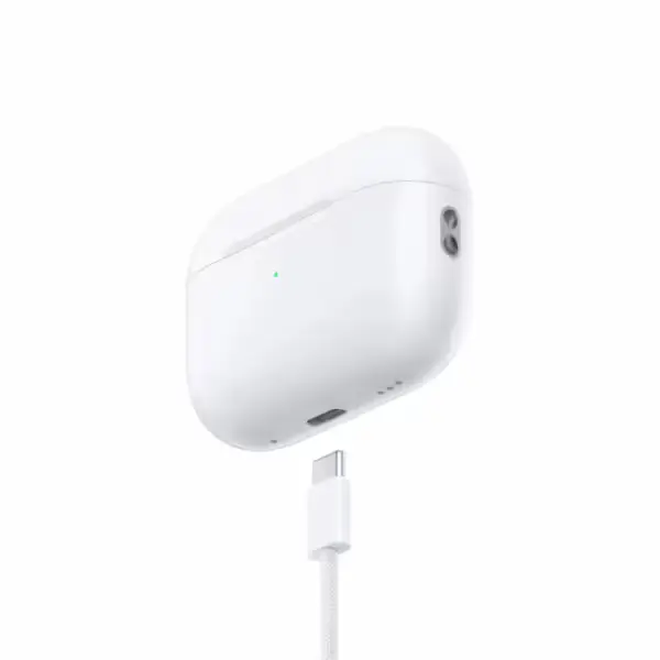 Apple AirPods Pro 2 dans leur boîtier USB‑C ouvert
