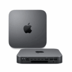 Mac Mini installé sur un bureau moderne