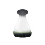 Smartphone en charge sans fil sur la lampe Goui
