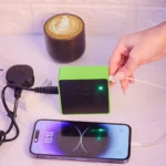 Chargeur Goui KIMBA Lite en situation sur un bureau