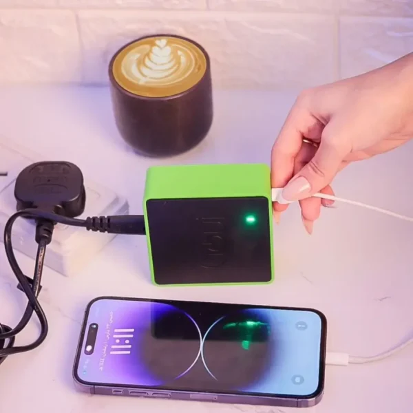 Chargeur Goui KIMBA Lite en situation sur un bureau