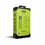 Câble Goui Type-C vers Type-C 60W sur un bureau moderne Câble Goui Type-C vers Type-C 60W sur un bureau moderne