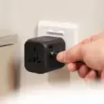Détail des ports USB-A et USB-C du chargeur