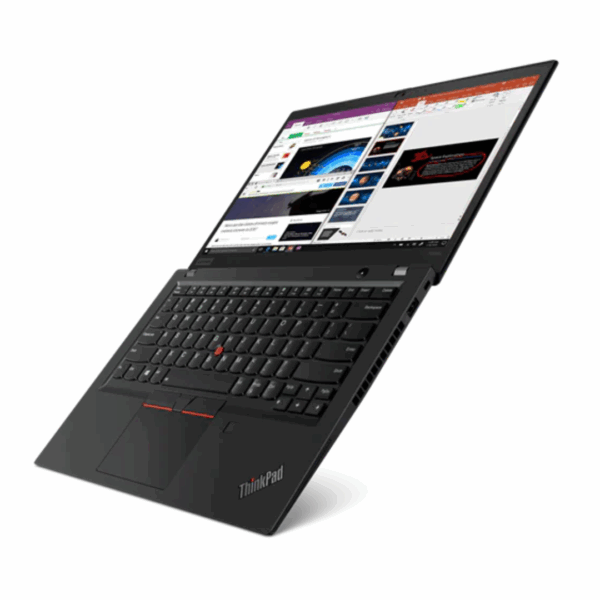 Lenovo ThinkPad T495s fermé sur une table