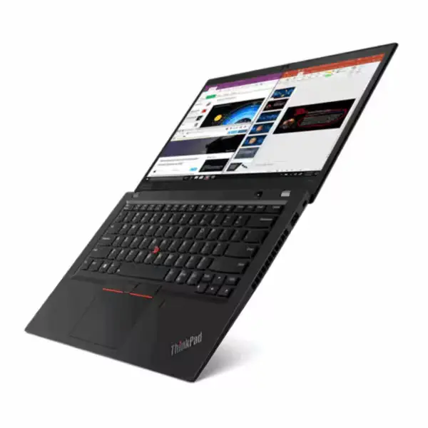 Lenovo ThinkPad T495s fermé sur une table