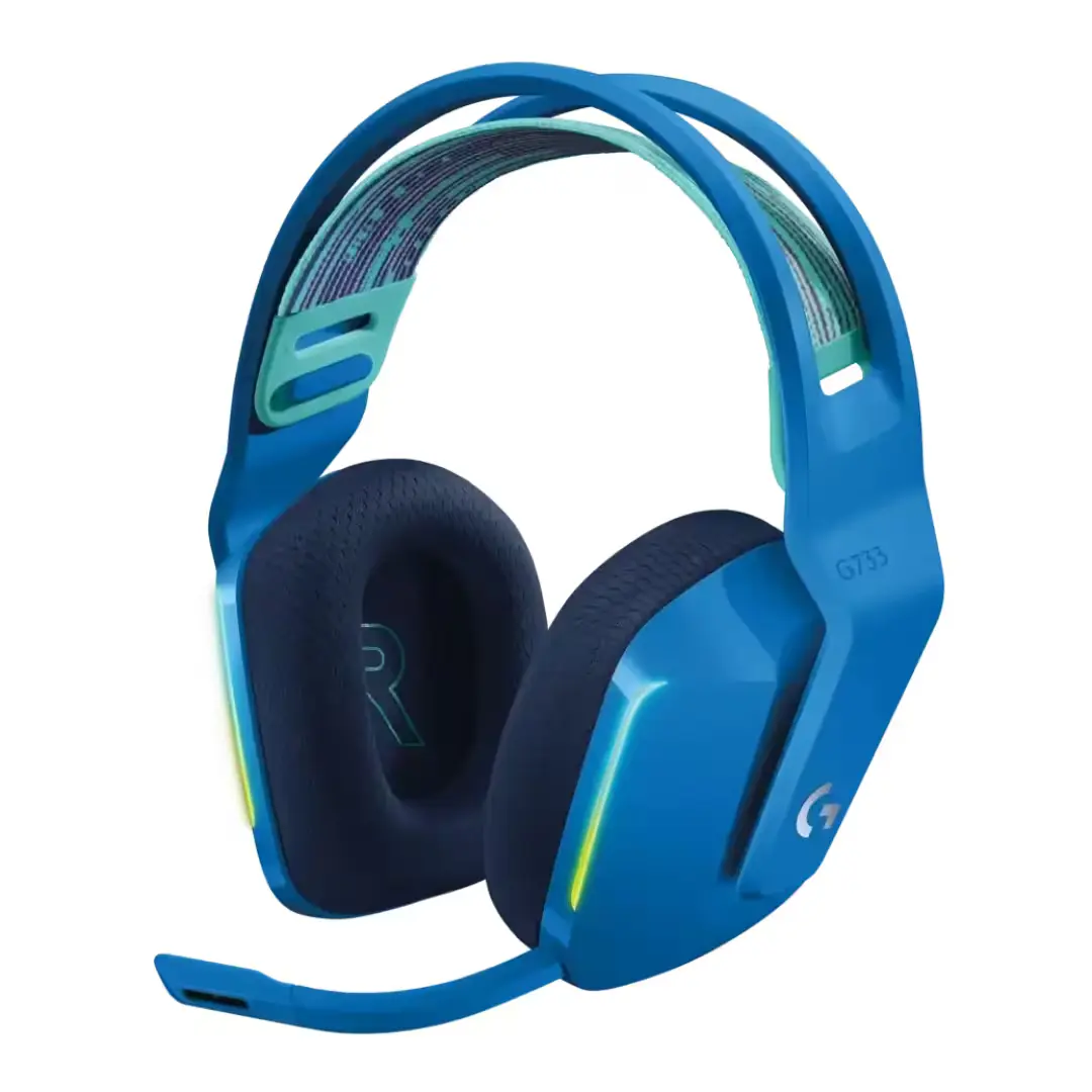 Vue latérale du casque gamer avec micro attaché