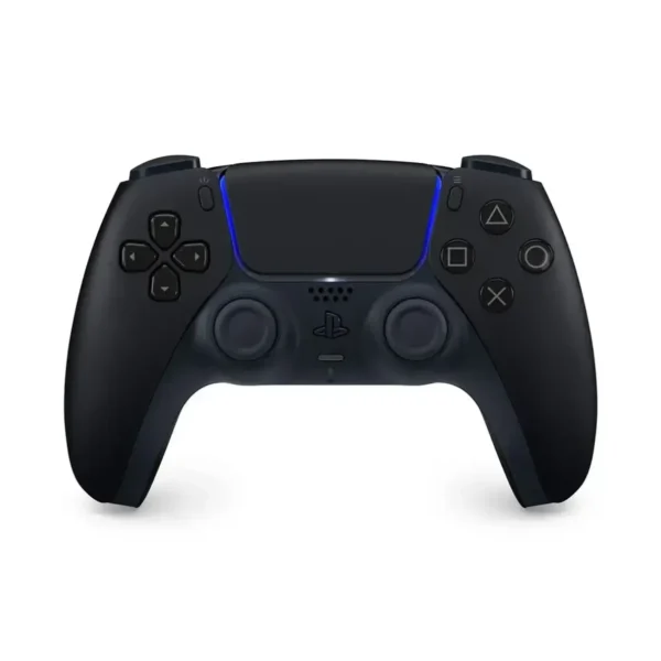 Manette DualSense posée sur un bureau gamingManette DualSense posée sur un bureau gaming