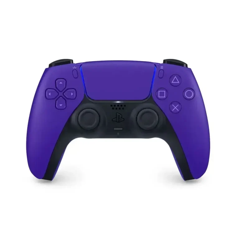 Manette DualSense PS5 Violet sur table en bois