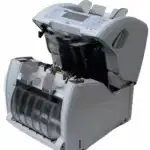 Compteuse GLORY GFS-120 en fonctionnement